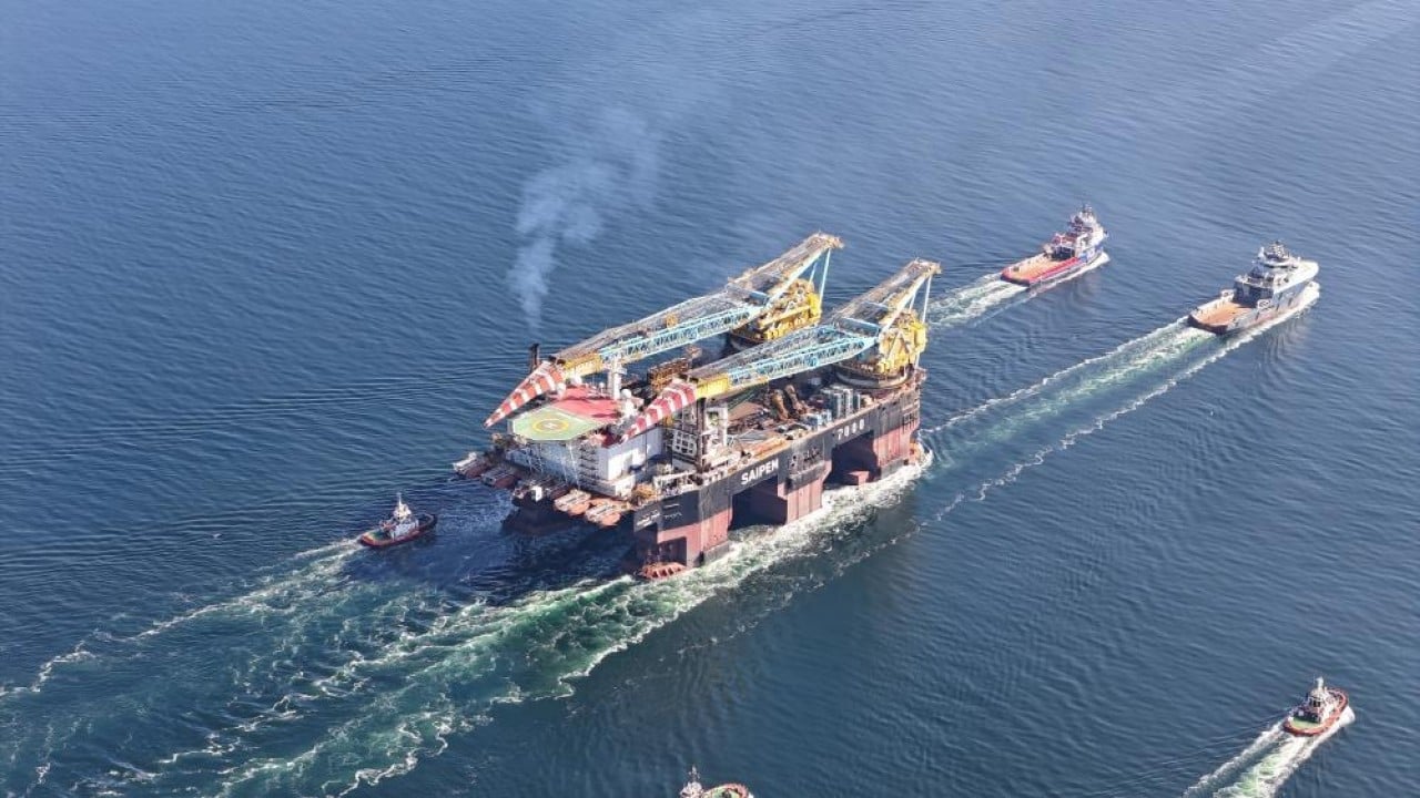Foto - Dünyanın 3'üncü büyük ağır kaldırma vinci Çanakkale Boğazı'ndan geçti