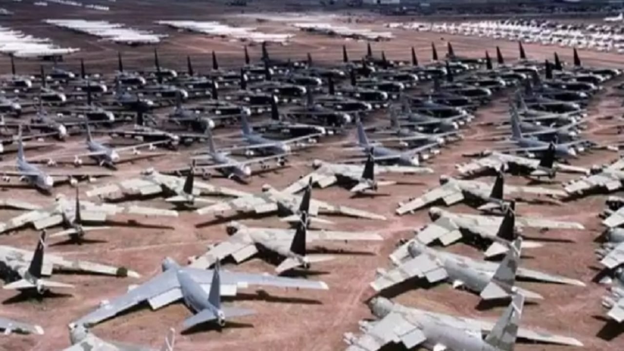 Foto - Dünyanın en büyük uçak mezarlığı görüntülendi: 4 bin uçak neden bu çölde bekletiliyor?