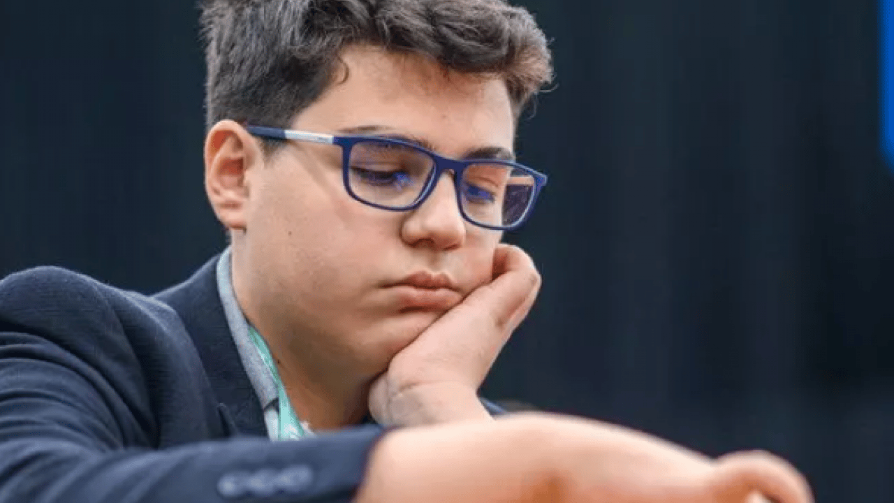 Foto - Dünyanın en genç büyükustası artık bir Türk! 35 yıllık rekor tarihe gömüldü!