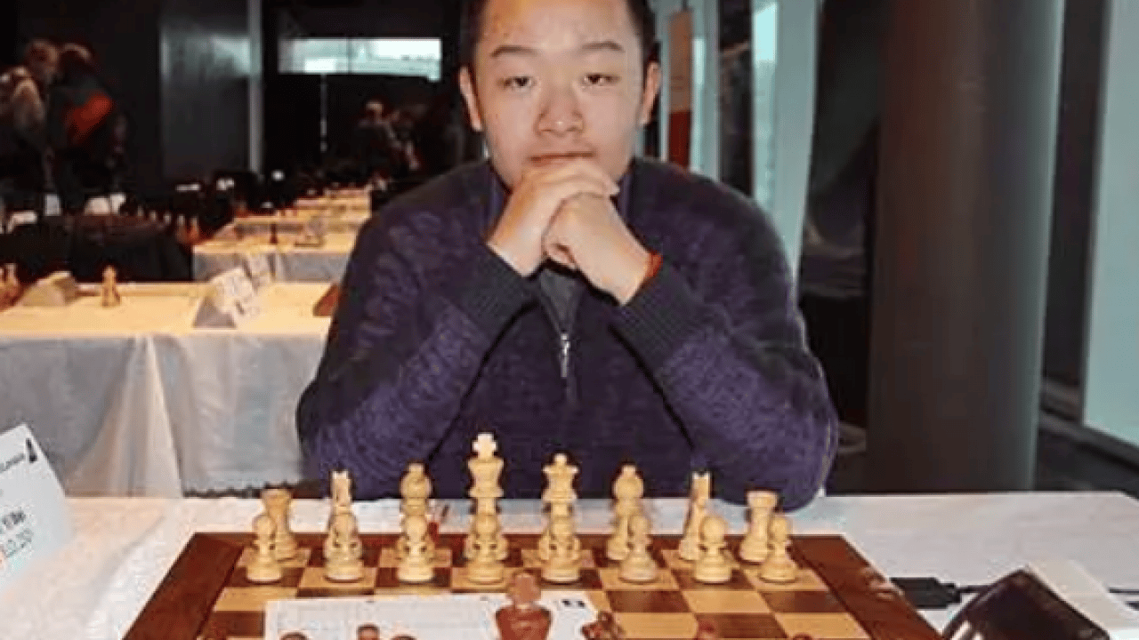 Foto - Dünyanın en genç büyükustası artık bir Türk! 35 yıllık rekor tarihe gömüldü!