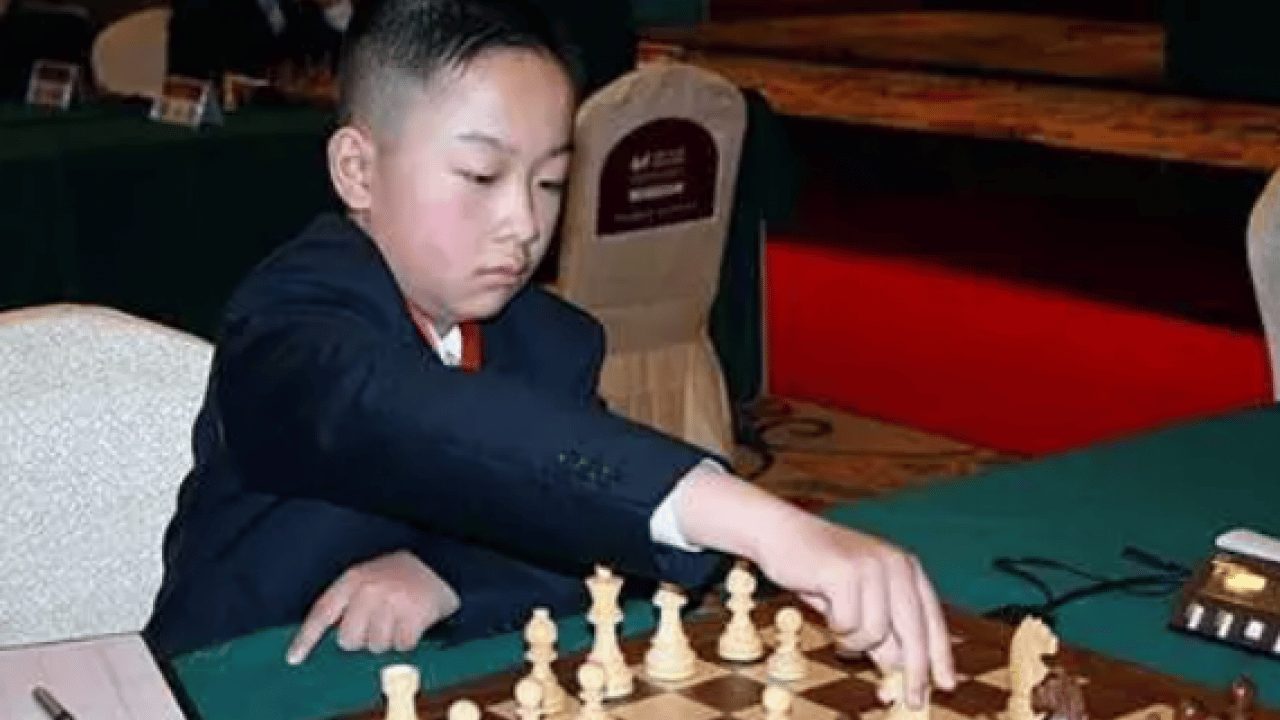 Foto - Dünyanın en genç büyükustası artık bir Türk! 35 yıllık rekor tarihe gömüldü!