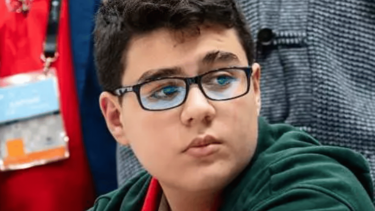 Foto - Dünyanın en genç büyükustası artık bir Türk! 35 yıllık rekor tarihe gömüldü!