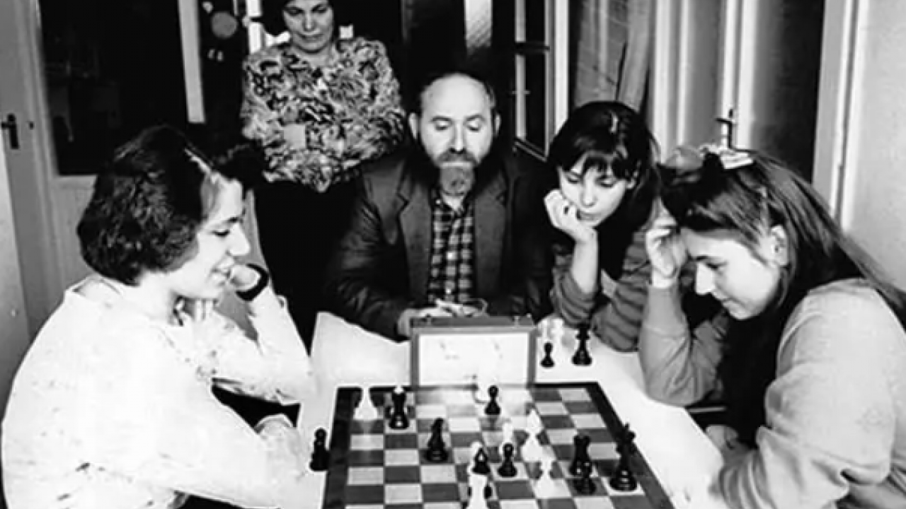 Foto - Dünyanın en genç büyükustası artık bir Türk! 35 yıllık rekor tarihe gömüldü!