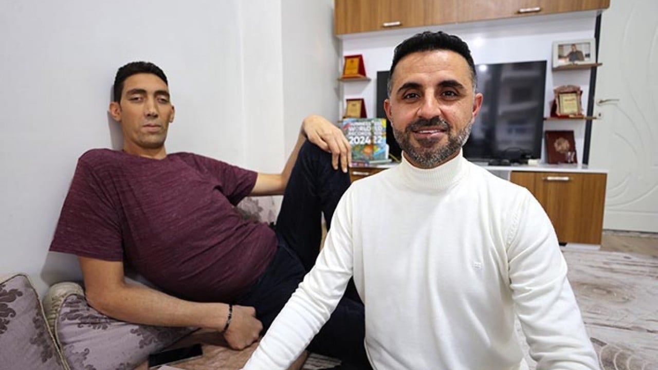 Foto - Dünyanın en uzun adamı Londra yolcusu