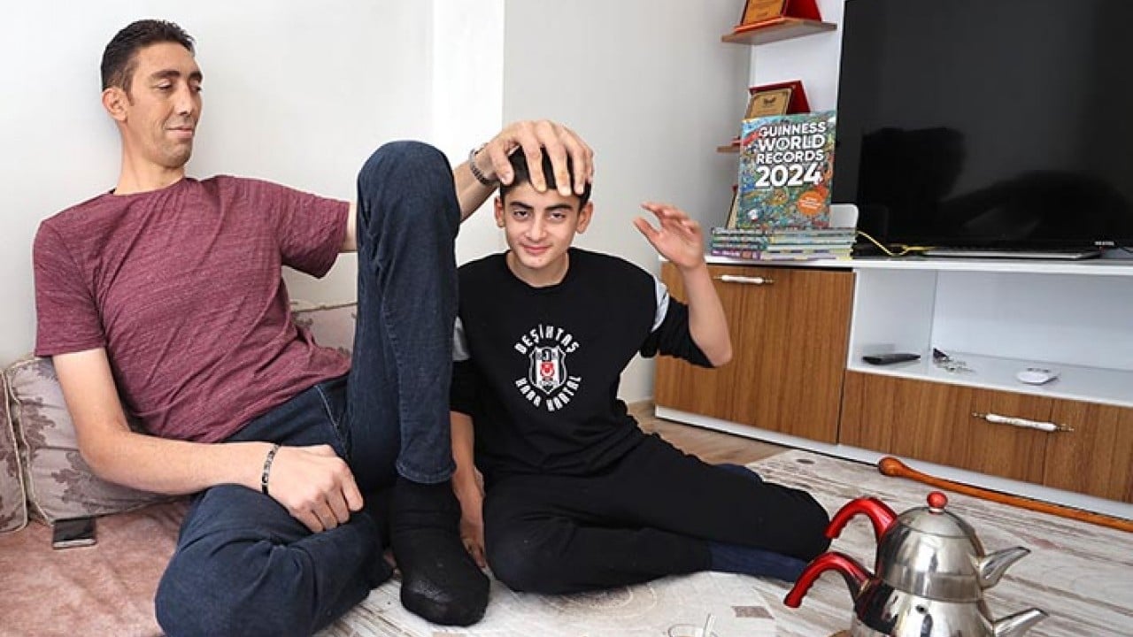 Foto - Dünyanın en uzun adamı Londra yolcusu