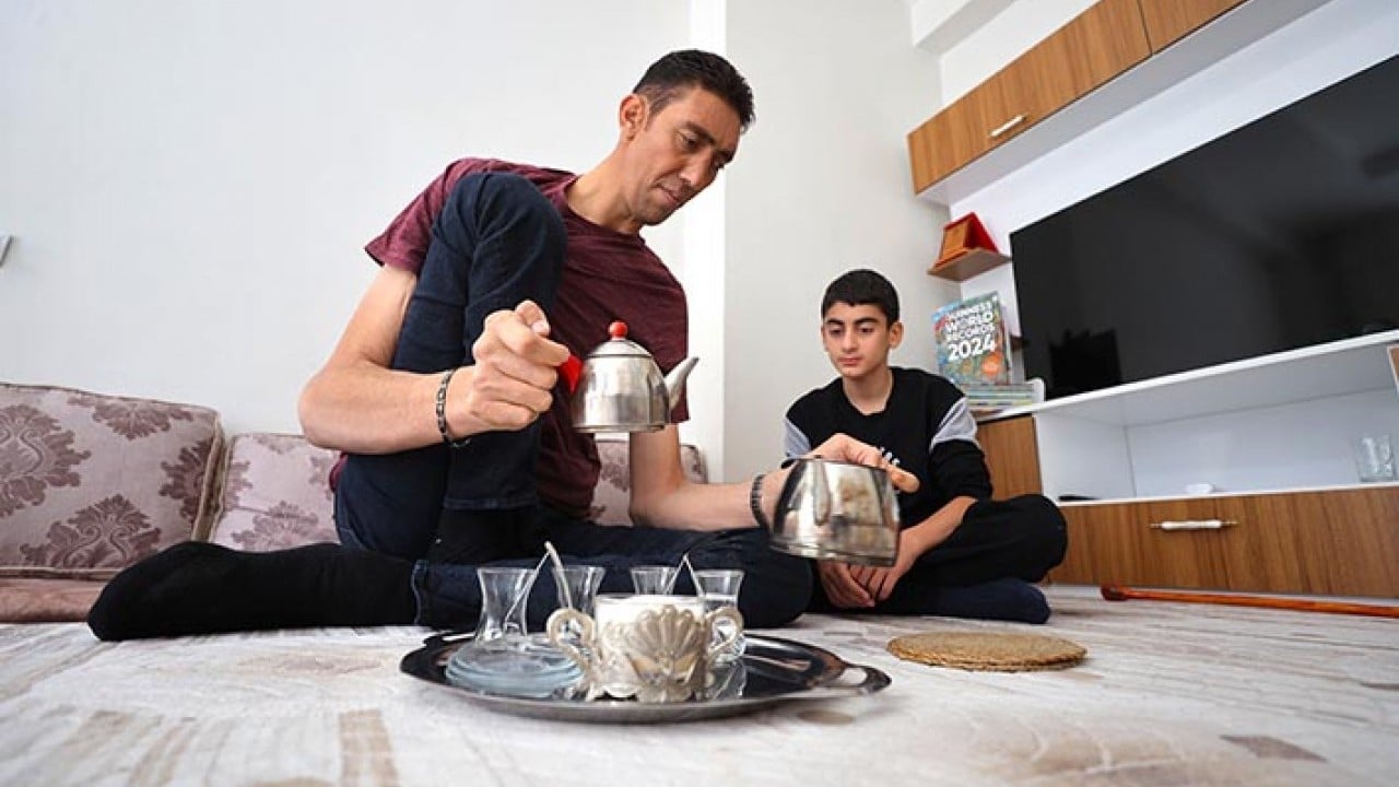 Foto - Dünyanın en uzun adamı Londra yolcusu