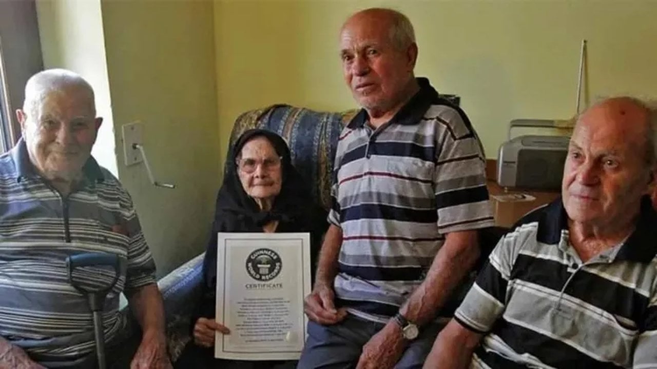 Dünyanın en uzun yaşayan ailesinin sırrı ortaya çıktı! Sofralarından eksik etmedikleri tek besin bakın neymiş?
