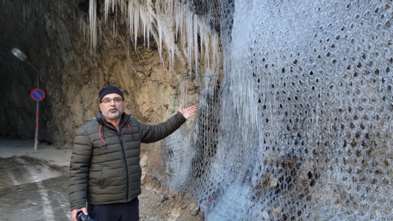 Foto - İlkel aletlerle oyularak yapılmıştı: Dünyanın en tehlikelisi tamamen buz tuttu!