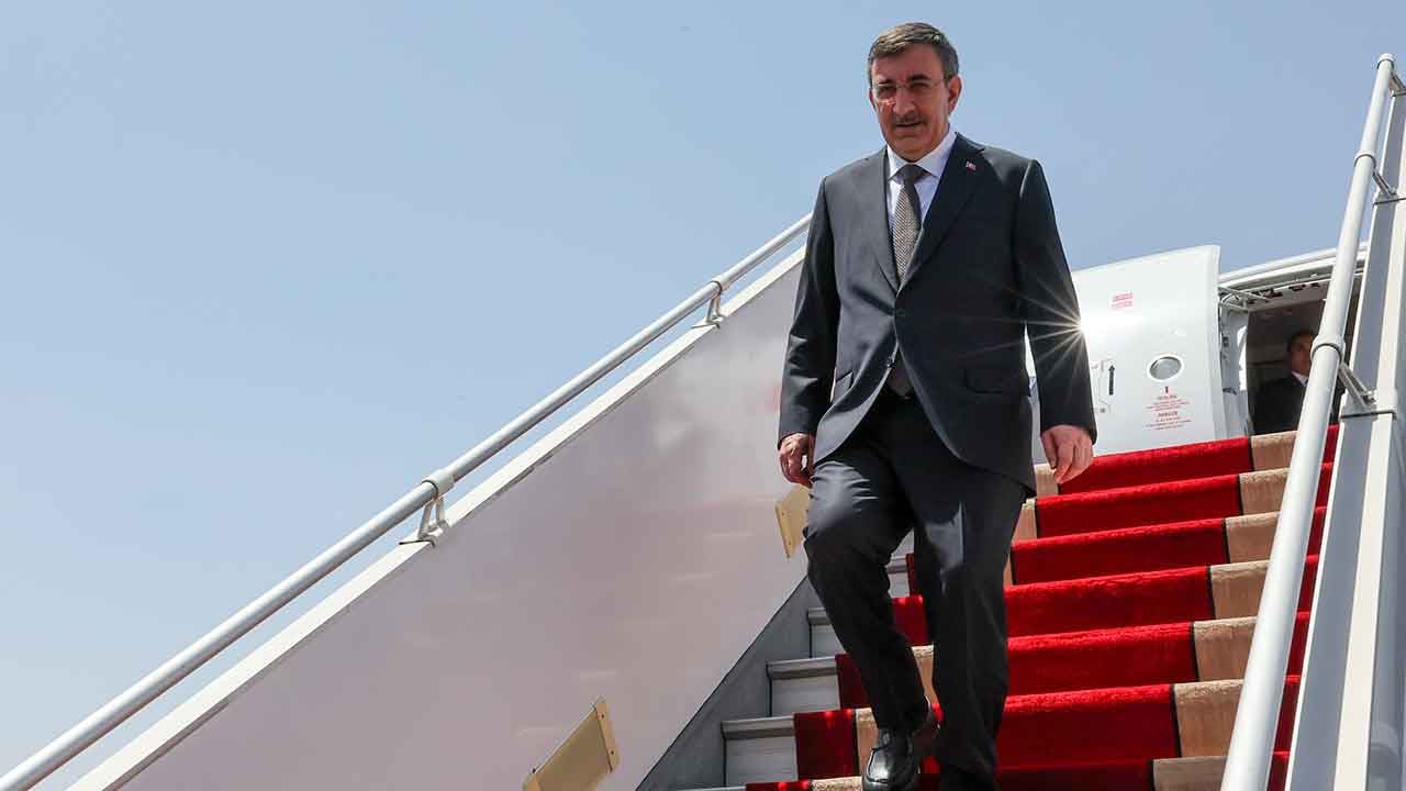 Foto - Dünyanın gözü kulağı İran'da olacak! Cumhurbaşkanı Yardımcısı Cevdet Yılmaz Tahran'a indi