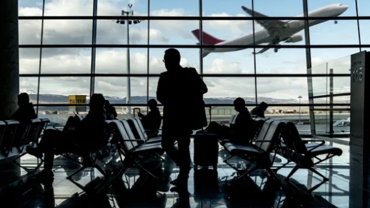 Foto - Dünyanın neresine giderseniz gidin... Havalimanları ve uçaklar neden hep soğuk olur?