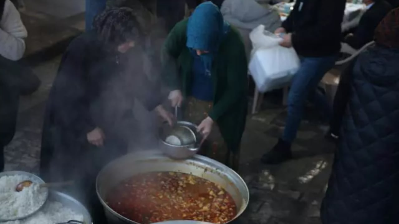Foto - Duyanlar şaşırıp kalıyor: Bu köyde iki iftar saati var