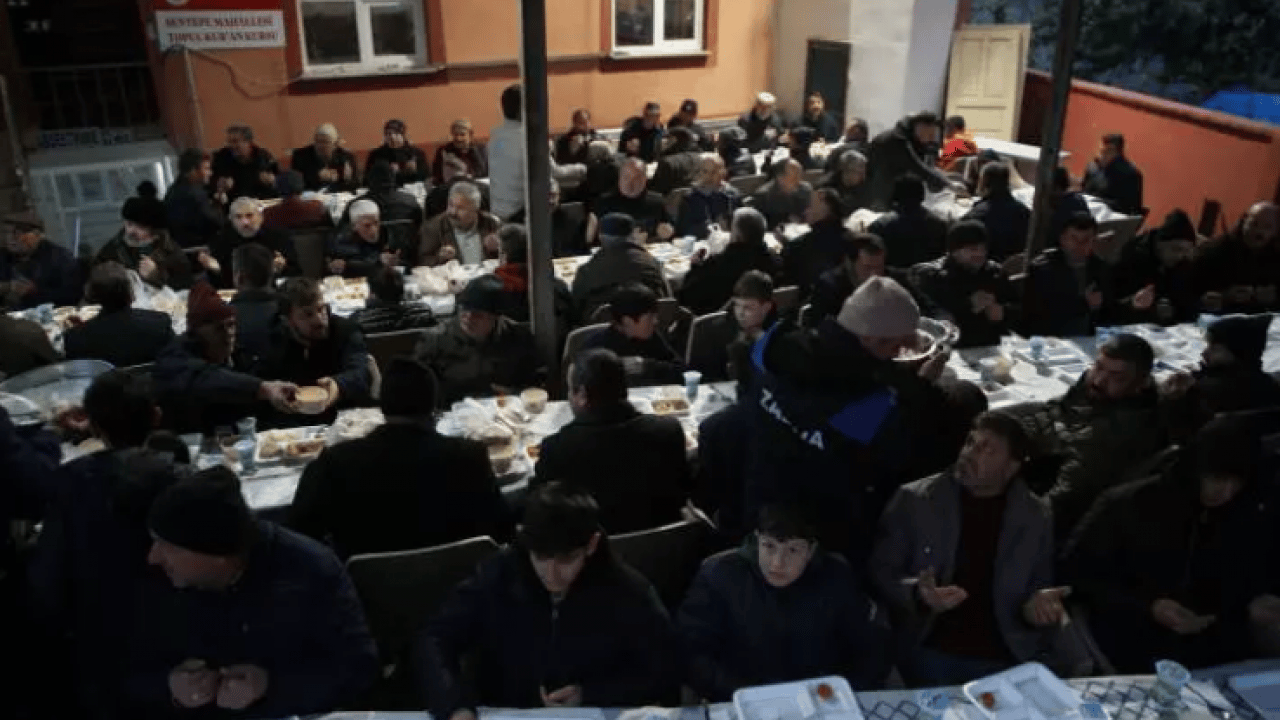 Foto - Duyanlar şaşırıp kalıyor: Bu köyde iki iftar saati var