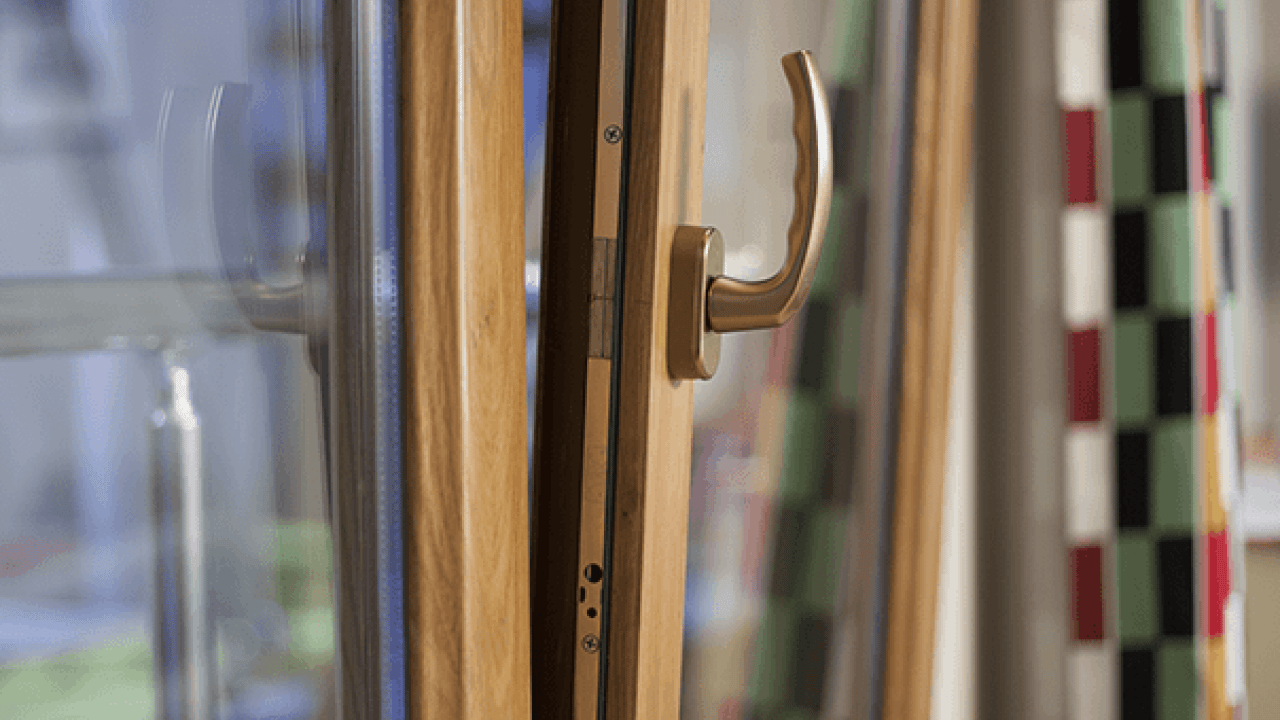 Duyunca yüzünüzde tebessüm olacak: Penceredeki küçük delik bakın ne işe yarıyor?