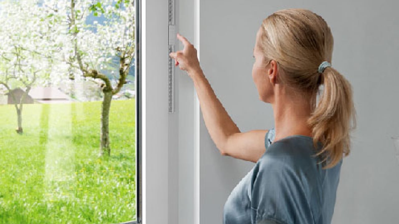 Foto - Duyunca yüzünüzde tebessüm olacak: Penceredeki küçük delik bakın ne işe yarıyor?