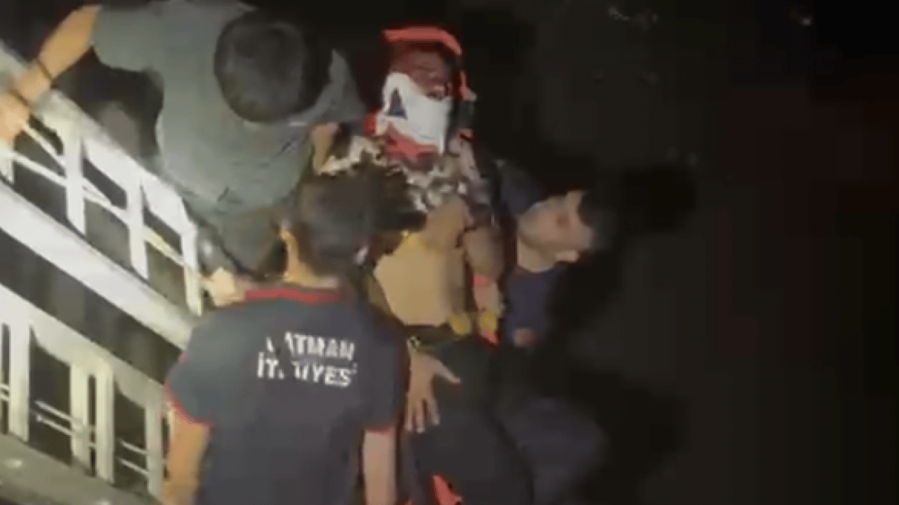 Düz yolda bile yürütmüyor! Alkol belasının ibretlik sonu