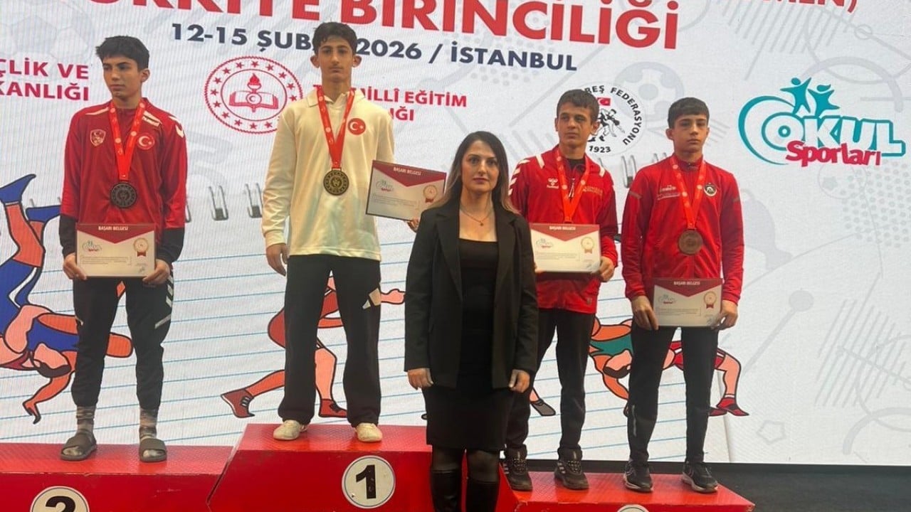 Foto - Düzce Belediyesi'nin spor yatırımı meyve verdi: Güreşte Türkiye üçüncülüğü