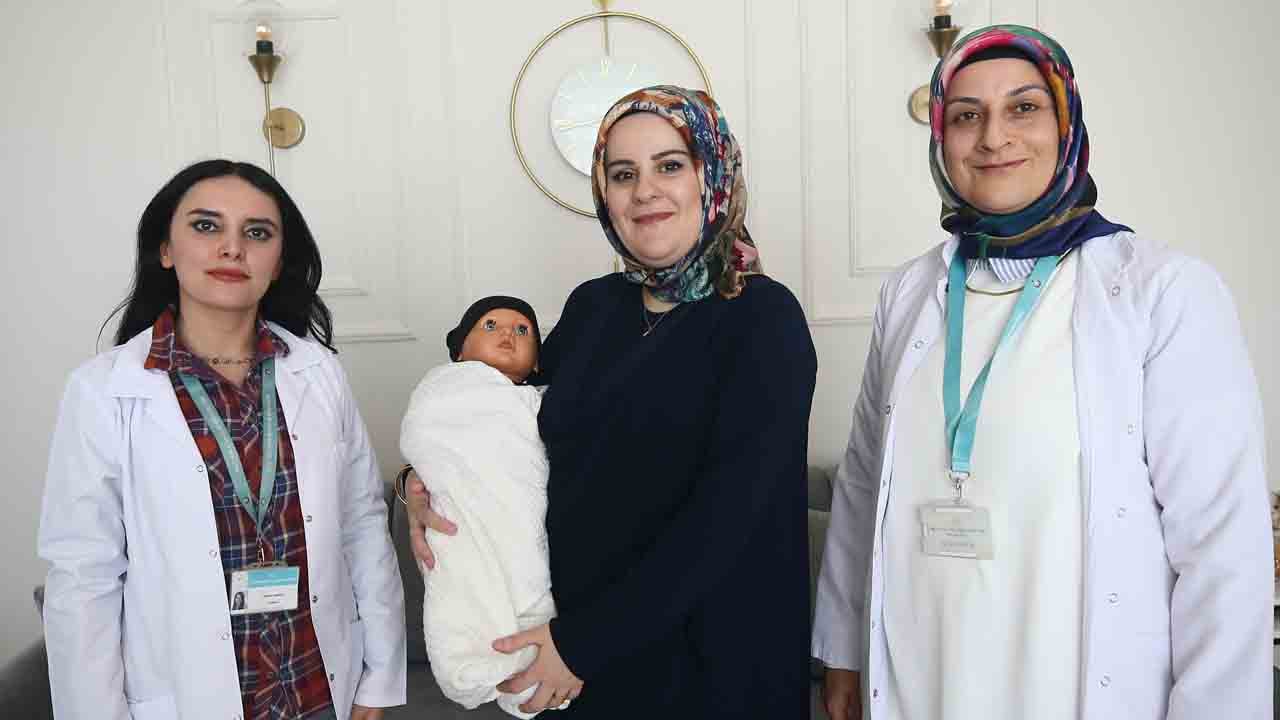 Foto - Ebeler kapı kapı geziyor: Anne adaylarına birebir evde eğitim