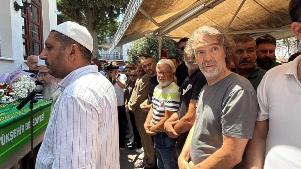 Foto - Ece İrtem’i yanlız bıraktılar! Son yolculuğuna uğurlandı