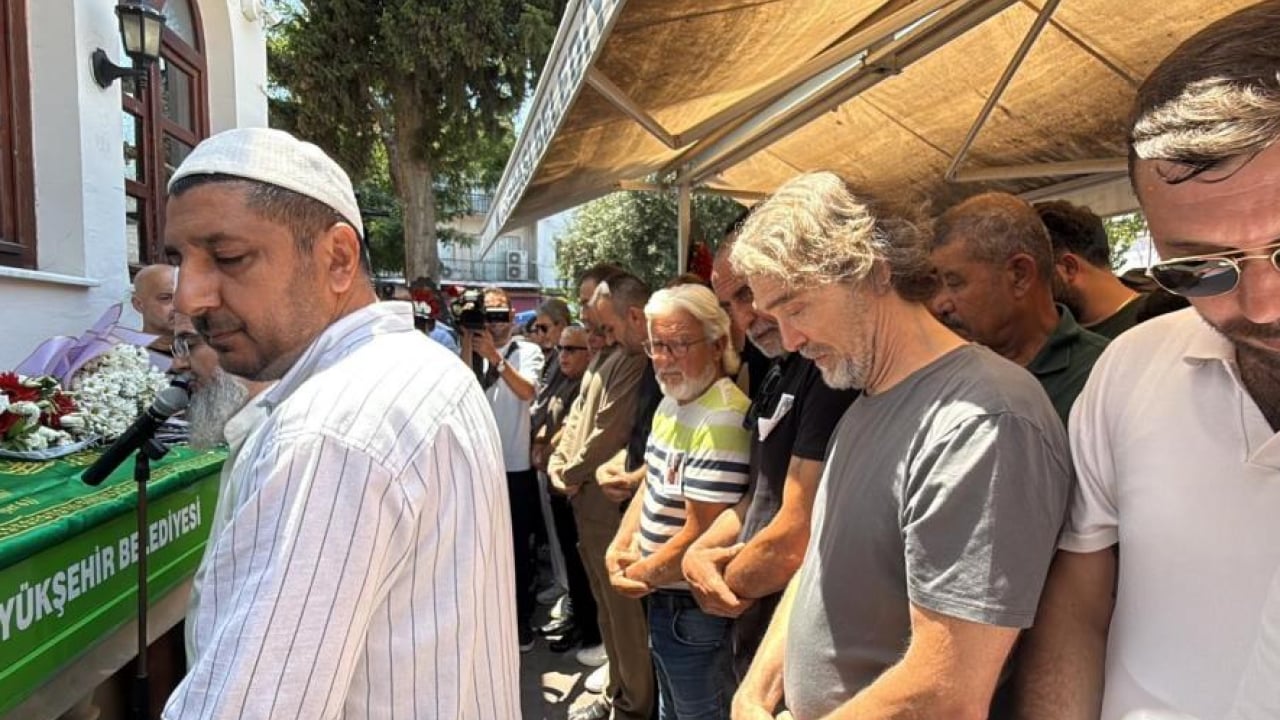 Foto - Ece İrtem’i yanlız bıraktılar! Son yolculuğuna uğurlandı
