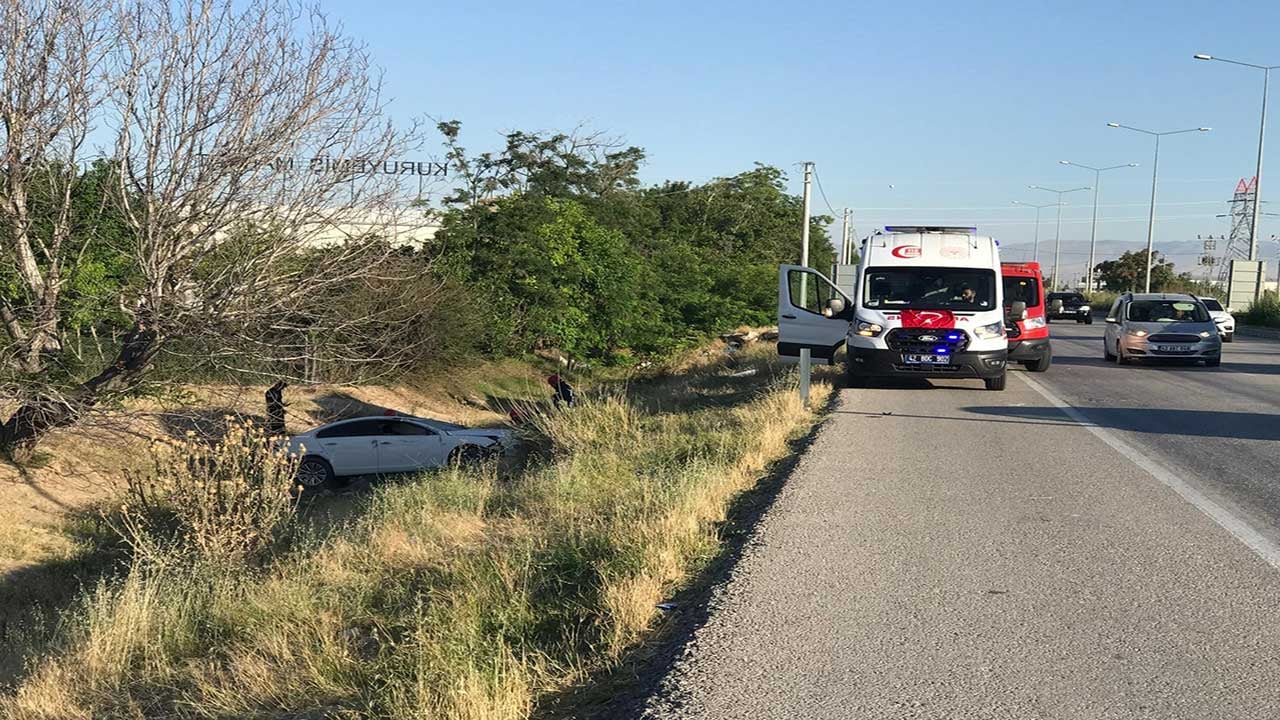 Foto - Ecel rampasından uçtular! Konya'da feci kaza: 1'i bebek 3 kişi yaralandı!
