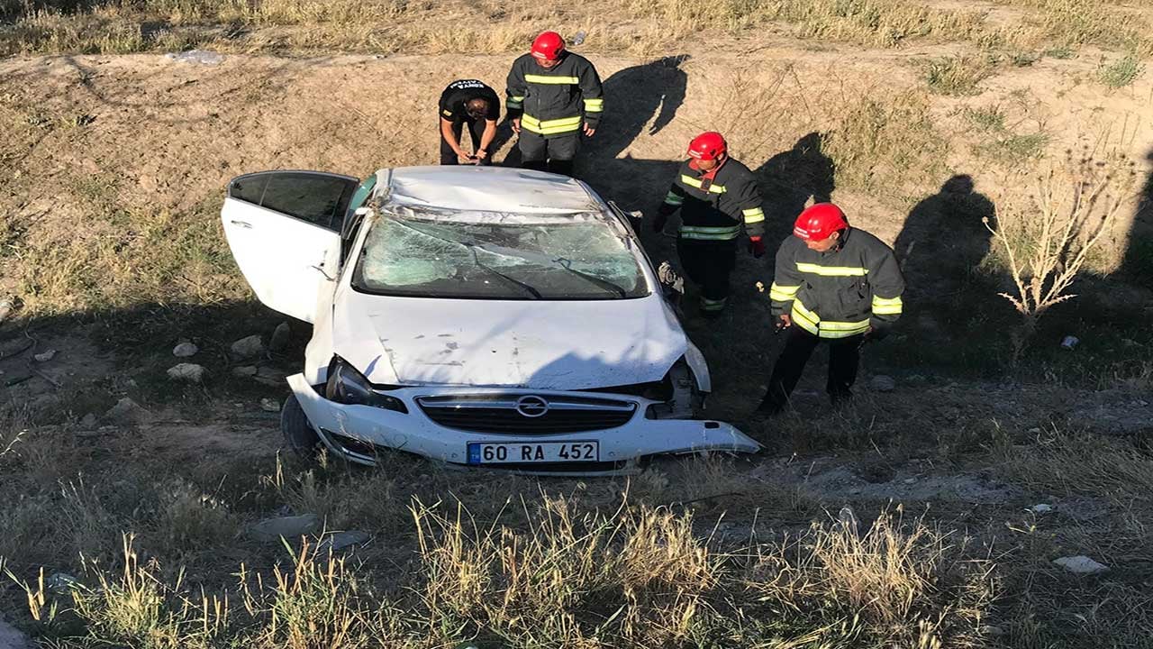 Foto - Ecel rampasından uçtular! Konya'da feci kaza: 1'i bebek 3 kişi yaralandı!