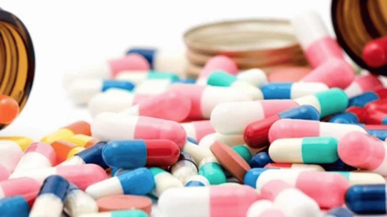 Foto - Eczaneden reçetesiz üstelik... Vitamin diye avuç avuç yutuyoruz: Aslında mideyi 