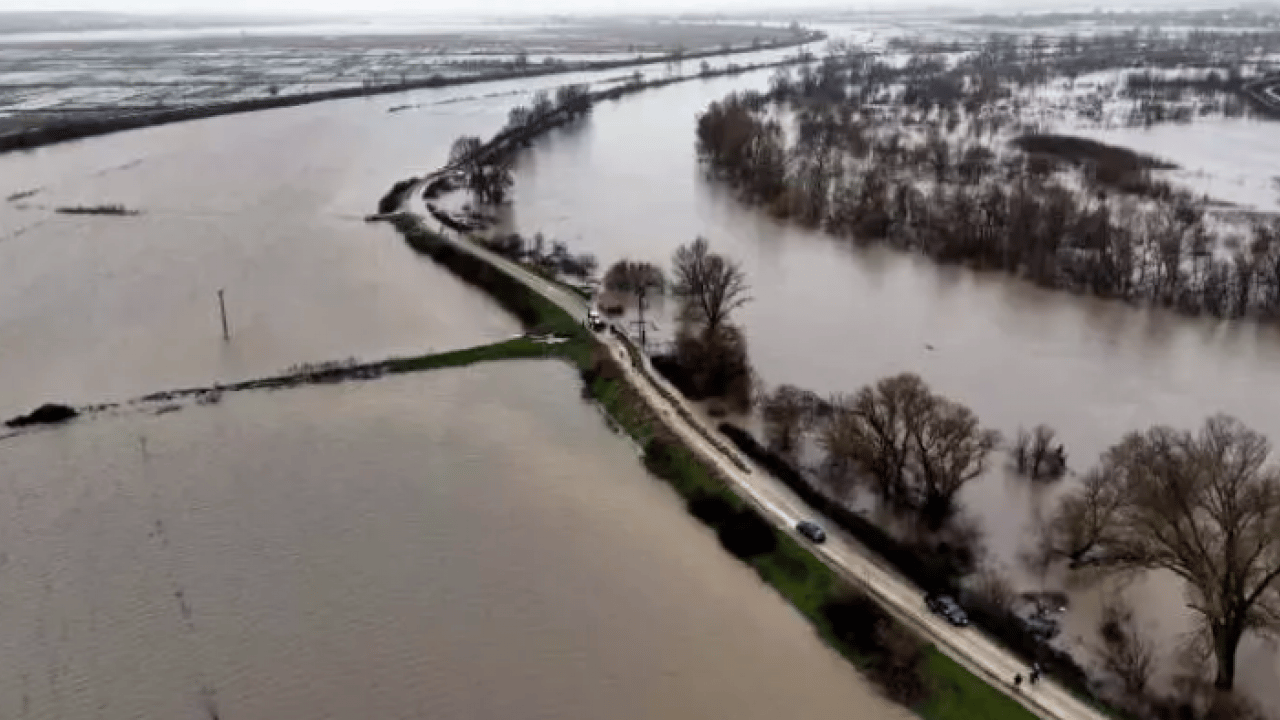 Foto - Edirne'de kırmızı alarm verildi! Baraj kapakları açıldı!