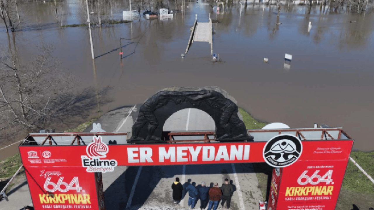 Edirne’de kritik gelişme! Tarihi köprü trafiğe kapatıldı
