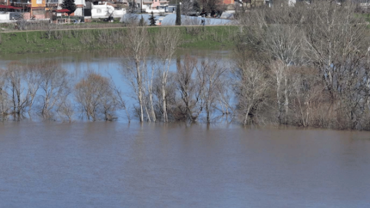 Foto - Edirne’de kritik gelişme! Tarihi köprü trafiğe kapatıldı