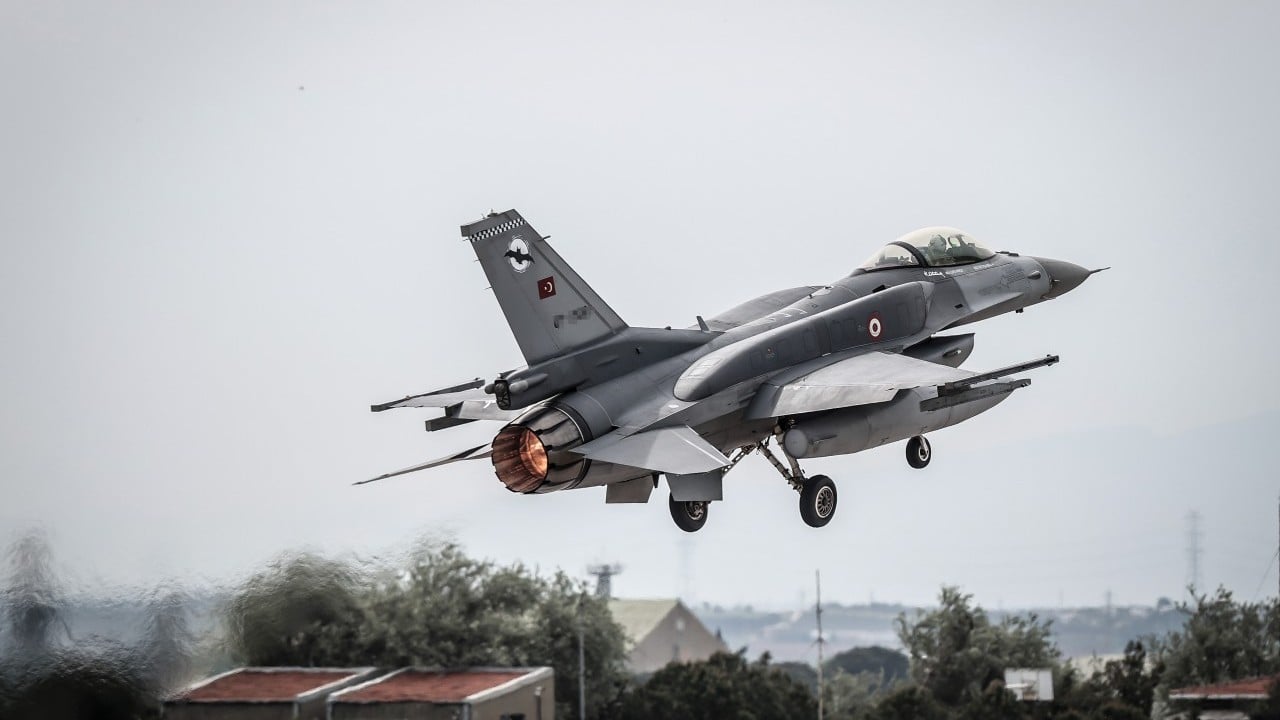 Foto - EFES-2026 tatbikatı kapsamında Bandırma'dan F-16'lar havalandı! Gerçeğini aratmayan senaryolar...
