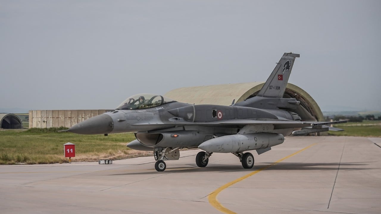 Foto - EFES-2026 tatbikatı kapsamında Bandırma'dan F-16'lar havalandı! Gerçeğini aratmayan senaryolar...