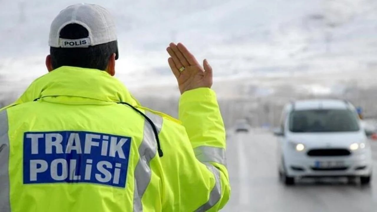 Foto - Ehliyet sahipleri için yeni karar! Taslak sızdı, 65 ve 85 yaş kuralı getiriliyor