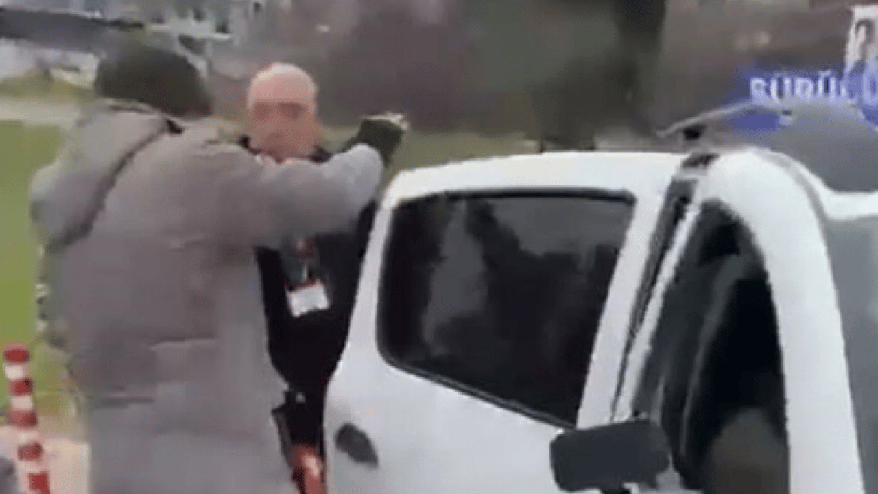 Ehliyet sınavına 7 kez girdi, 50 bin TL harcadı ama geçemedi! Sinirden ortalığı birbirine kattı