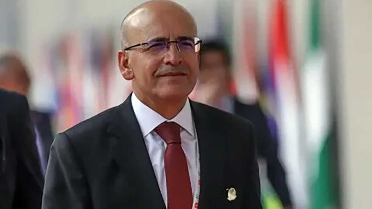 Foto - Ekonomide dış şoklara karşı çelikten kalkan! Bakan Mehmet Şimşek zor coğrafyadaki küresel krize karşı Türkiye'nin rezerv gücünü ilan etti!