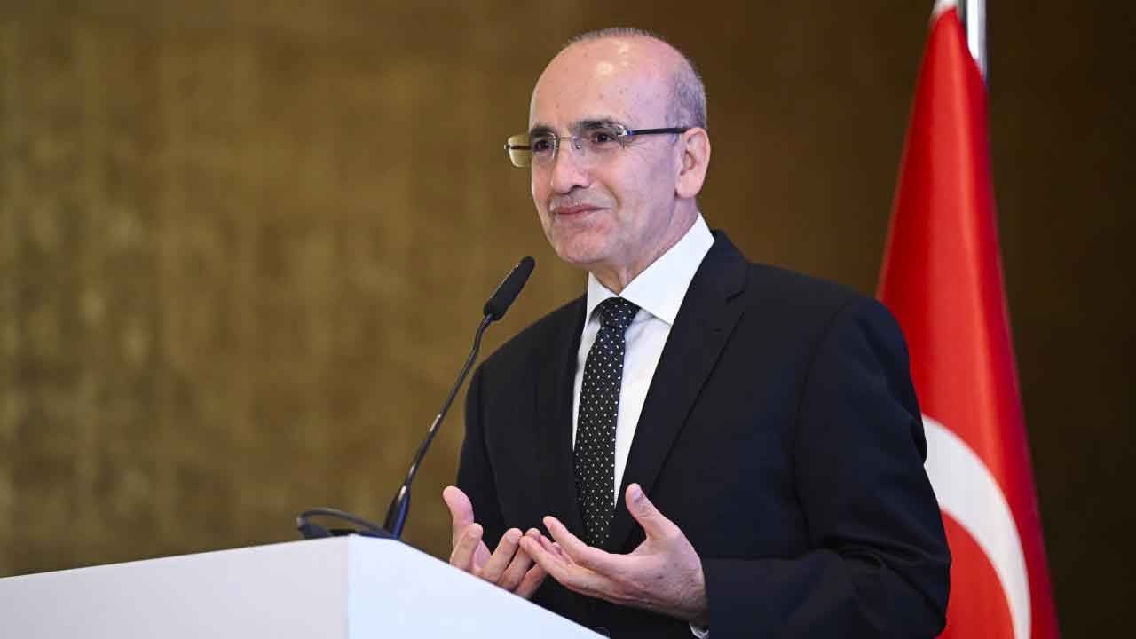 Foto - Ekonomiyi olumsuz etkileyen faktörü açıklayan Bakan Şimşek: Programımız değişmeyecek