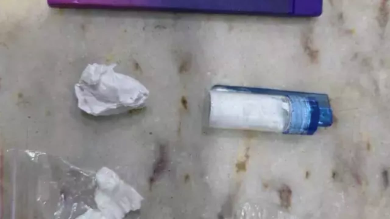 Foto - Ekranların 'parlatılan' jönü karanlıkta yakalandı! Can Yaman'ın üzerinden çıkanlar şoke etti