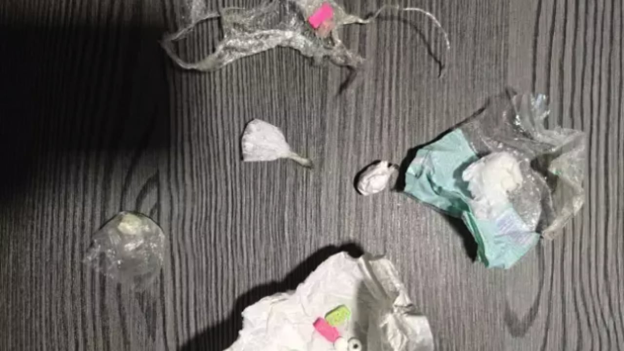 Foto - Ekranların 'parlatılan' jönü karanlıkta yakalandı! Can Yaman'ın üzerinden çıkanlar şoke etti