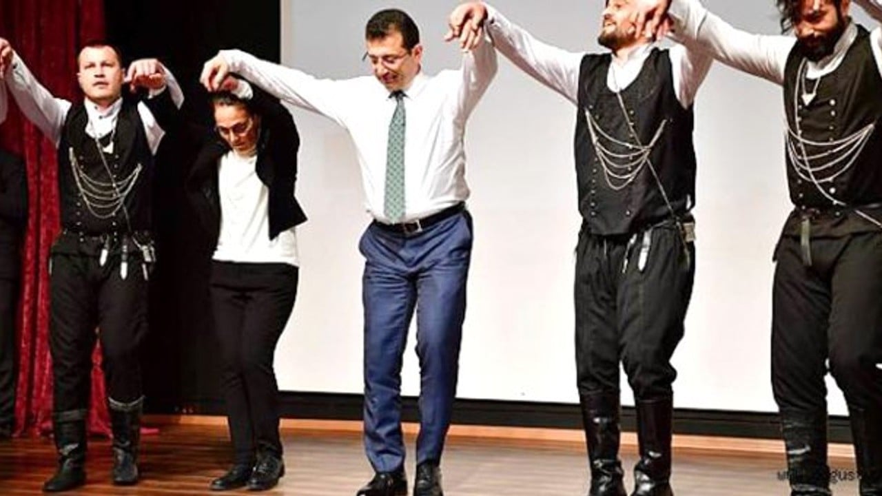 Foto - Parasını ödedi, davası düştü: Ekrem İmamoğlu'nun 'hakaret' suçundan yargılandığı dava düştü