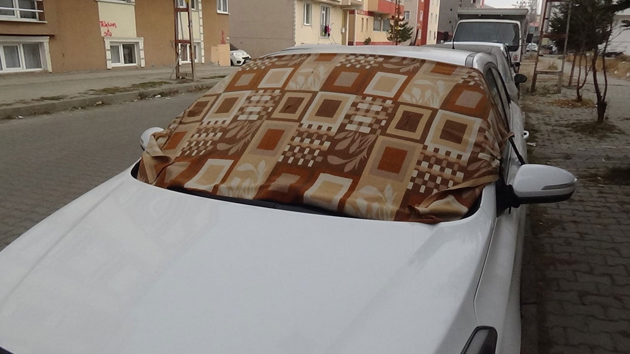 Foto - Eksi 13 derece günlük yaşamı felç etti! Araçlar dondu, dereler buz kesti