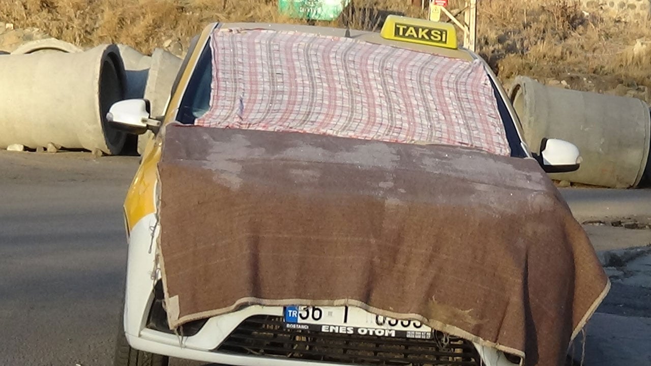 Foto - Eksi 13 derece günlük yaşamı felç etti! Araçlar dondu, dereler buz kesti