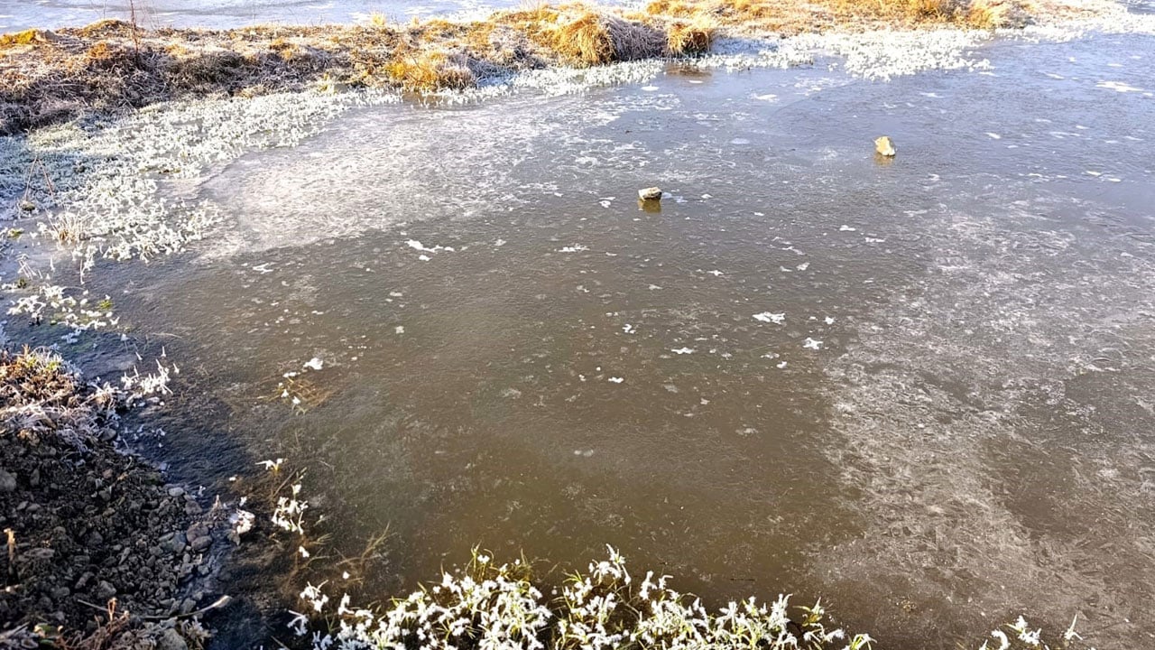Foto - Eksi 13 derece günlük yaşamı felç etti! Araçlar dondu, dereler buz kesti