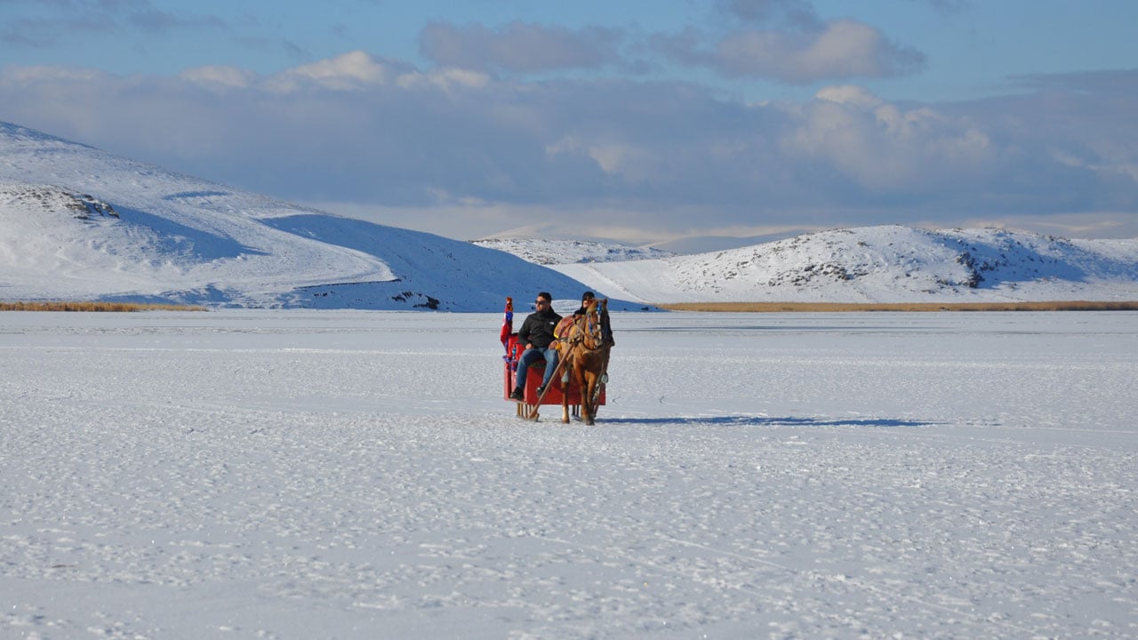 Foto - Eksi 16’da buz şöleni! Buzun üstünde şenlik var