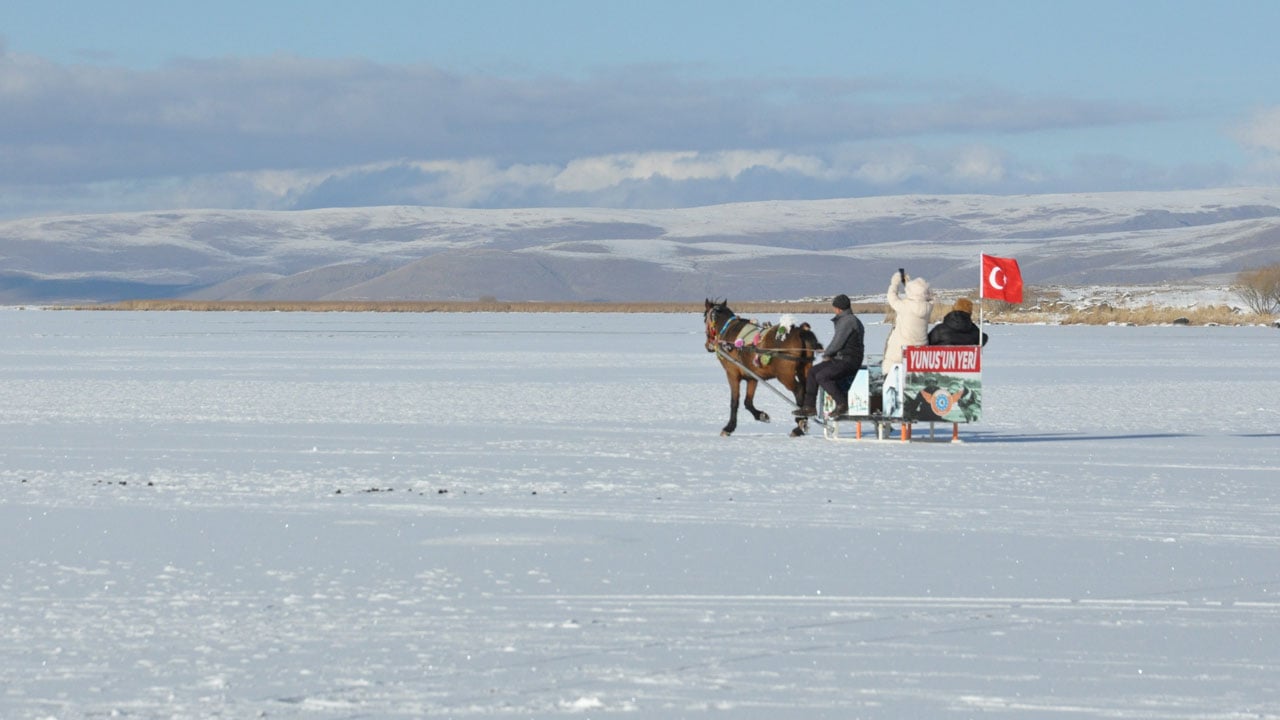 Foto - Eksi 16’da buz şöleni! Buzun üstünde şenlik var