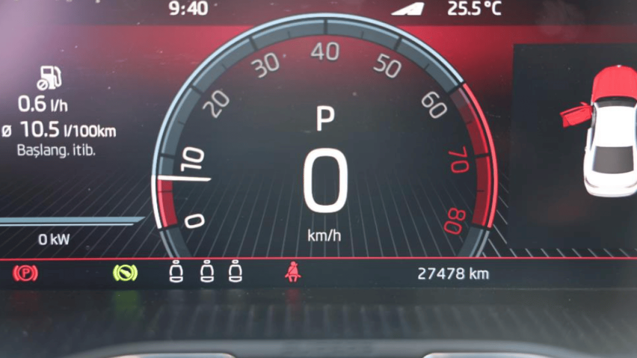 Foto - Eksper de anlayamadı! Milyonluk araçta kilometre skandalı