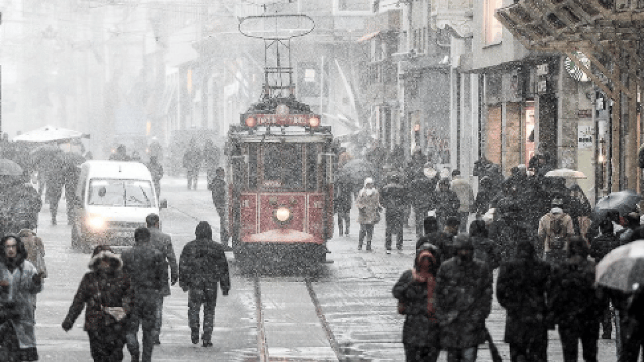 Foto - Eldivenleri dolaptan çıkarın: İstanbul'a ne zaman kar yağacağı belli oldu!
