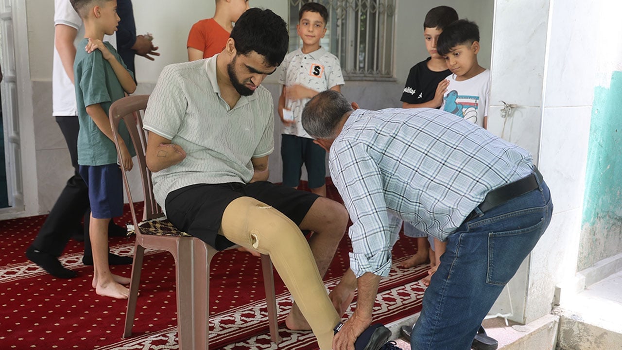 Foto - Elektrik akımı hayatını değiştirdi! İbadetle yaşama tutunuyor