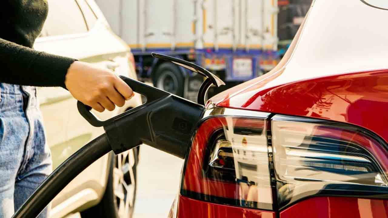 Foto - Elektrikli araç bataryası kaç yıl gider? Hızlı şarj mı, yavaş şarj mı belirliyor?