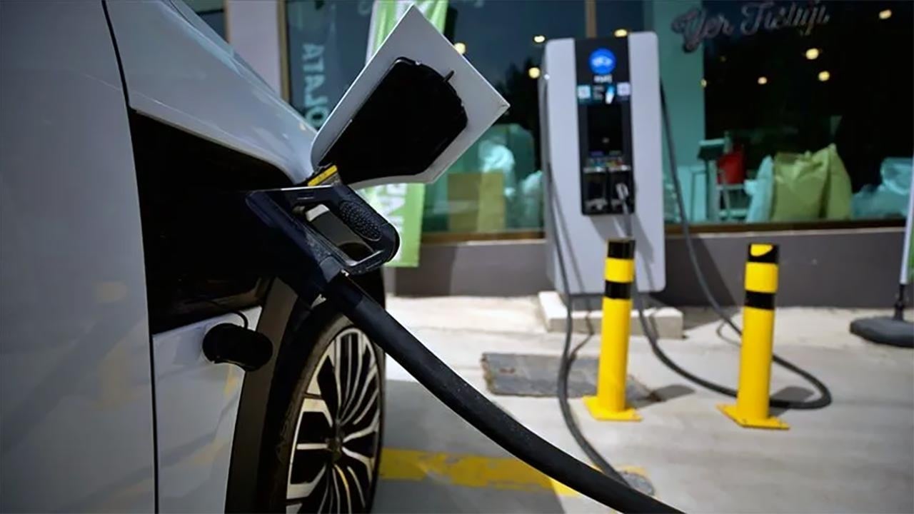 Foto - Elektrikli araç satışları düştü! Üreticiler dış pazara yöneldi