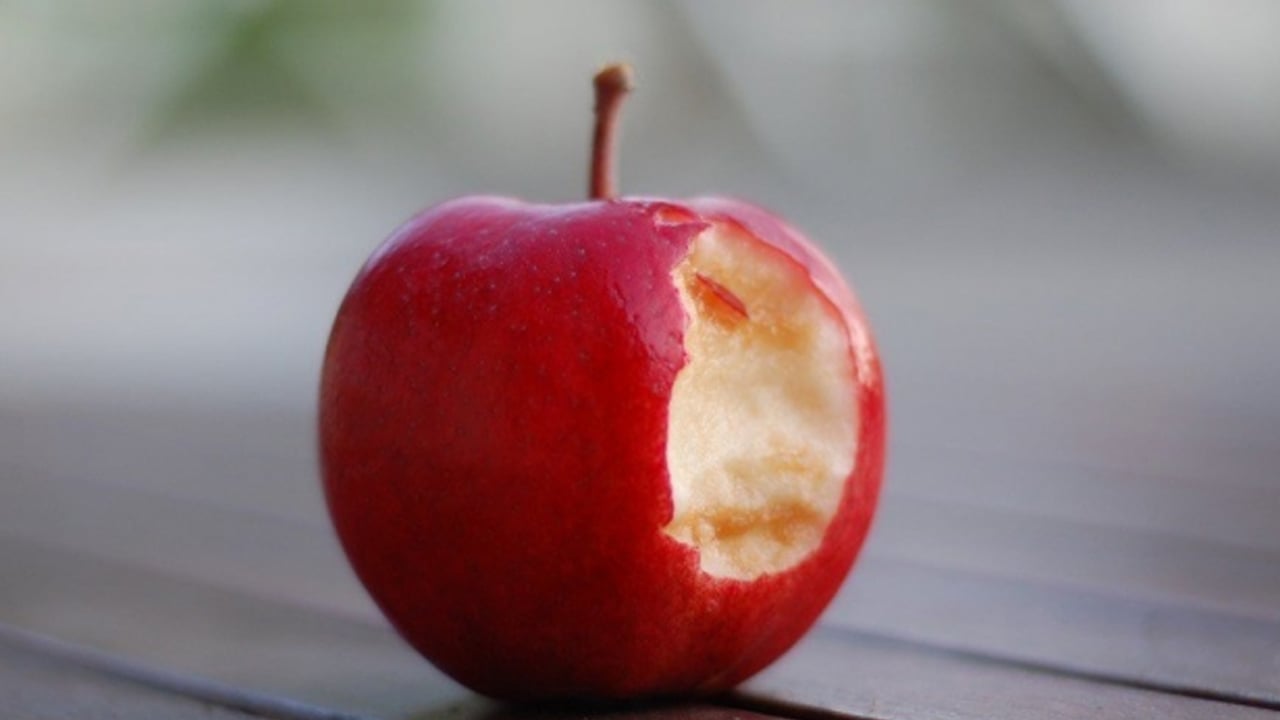 Elma ile ilgili bunları biliyor muydunuz? Kesilmiş elma neden kararır? Hakkında şok detay: Fabrikaya taşınıyor 