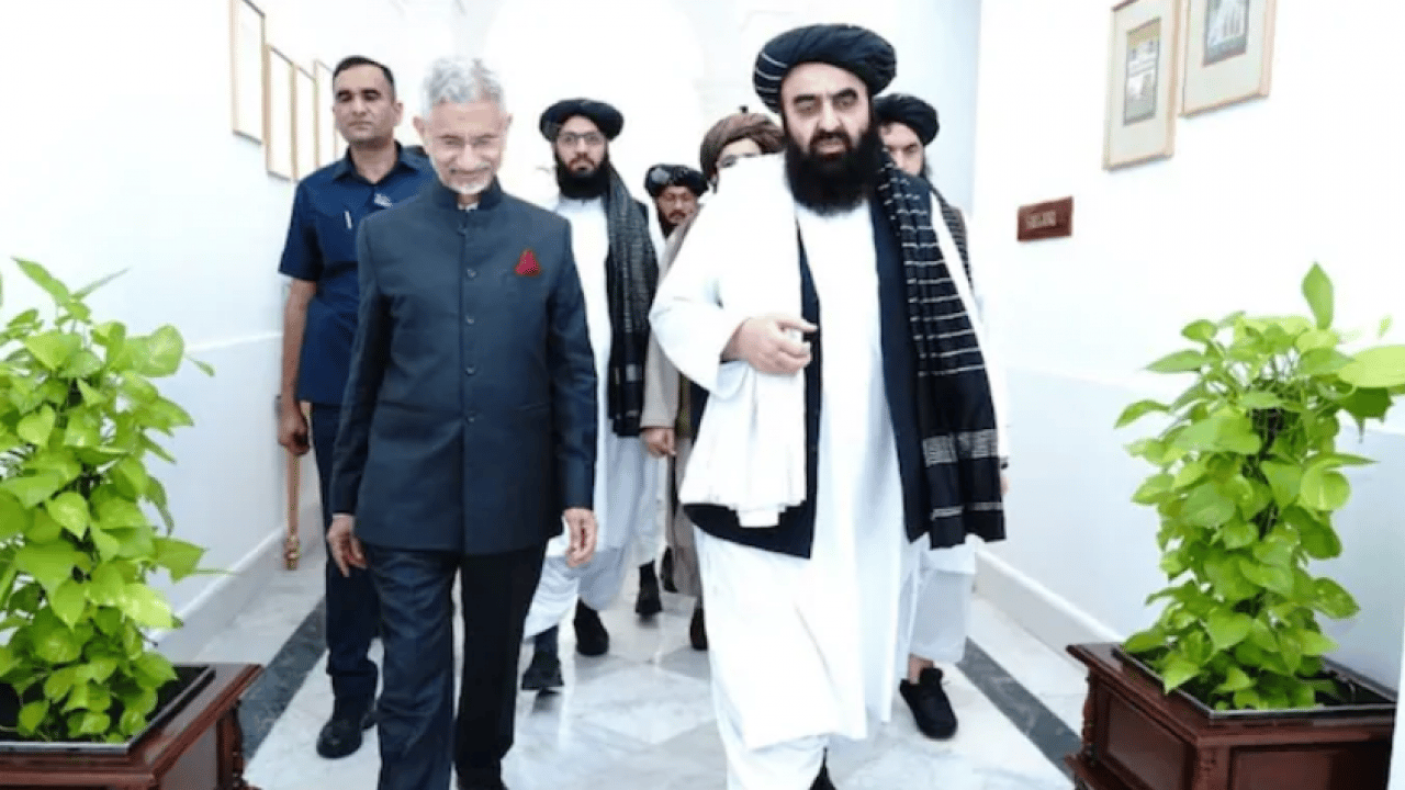 Foto - Elmayla armut birbirine girdi… Müslüman ülkeyle savaşan Taliban’ı baş tacı ettiler